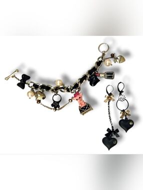 Vintage Betsey Johnson 'Film Noir' Charm Bracelet & Mismatch Heart Earrings RARE